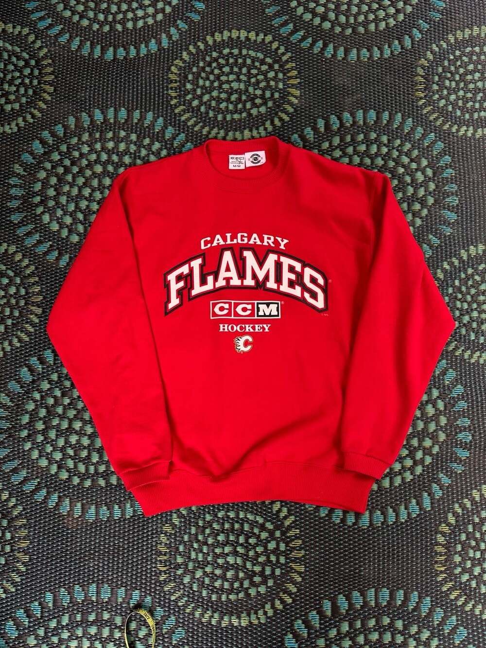 Vintage CCM Calgary Flames Center Ice Authentic Hockey Red Crewneck Sweatshirt M